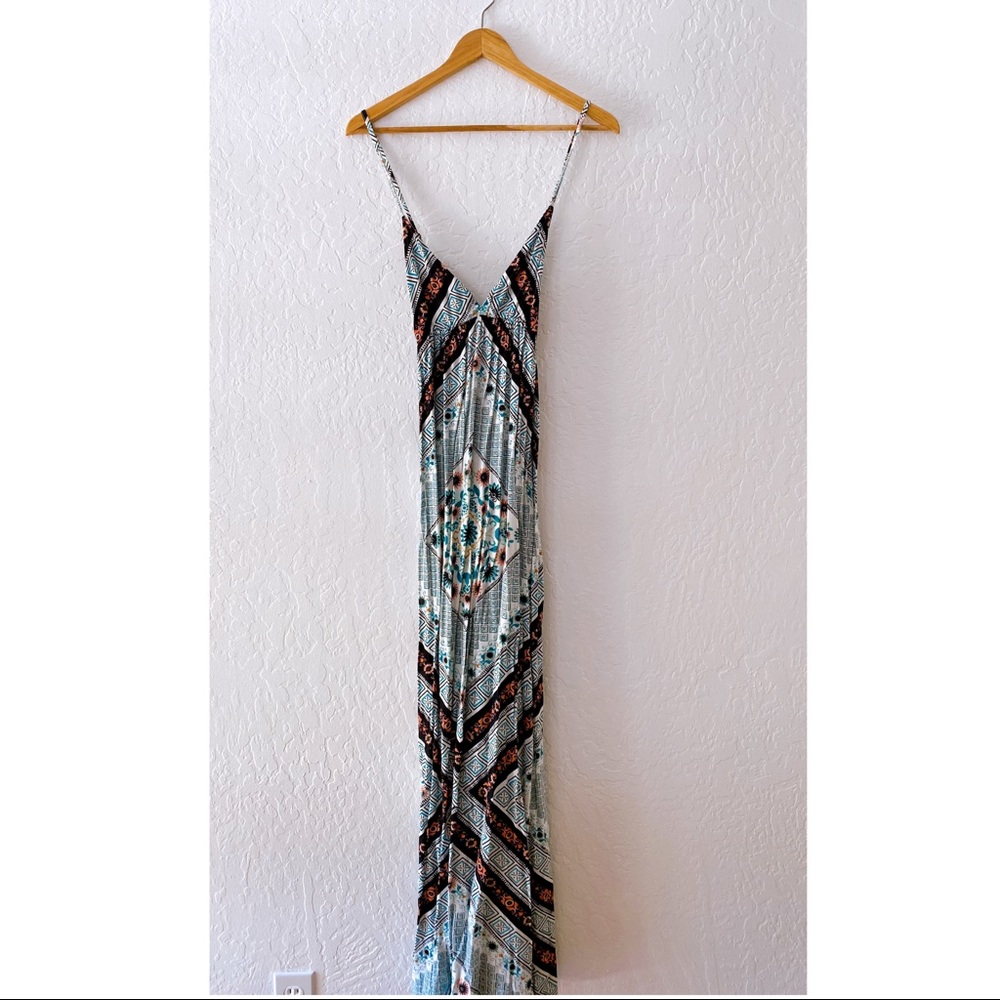 Cross back maxi summer dress ☀️